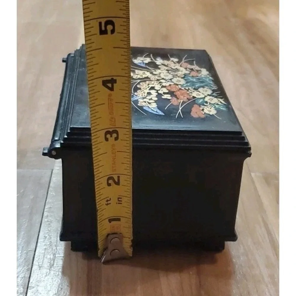 Vintage Asian Jewelry Trinket Box Black Gold Multicolor Floral Motif‎